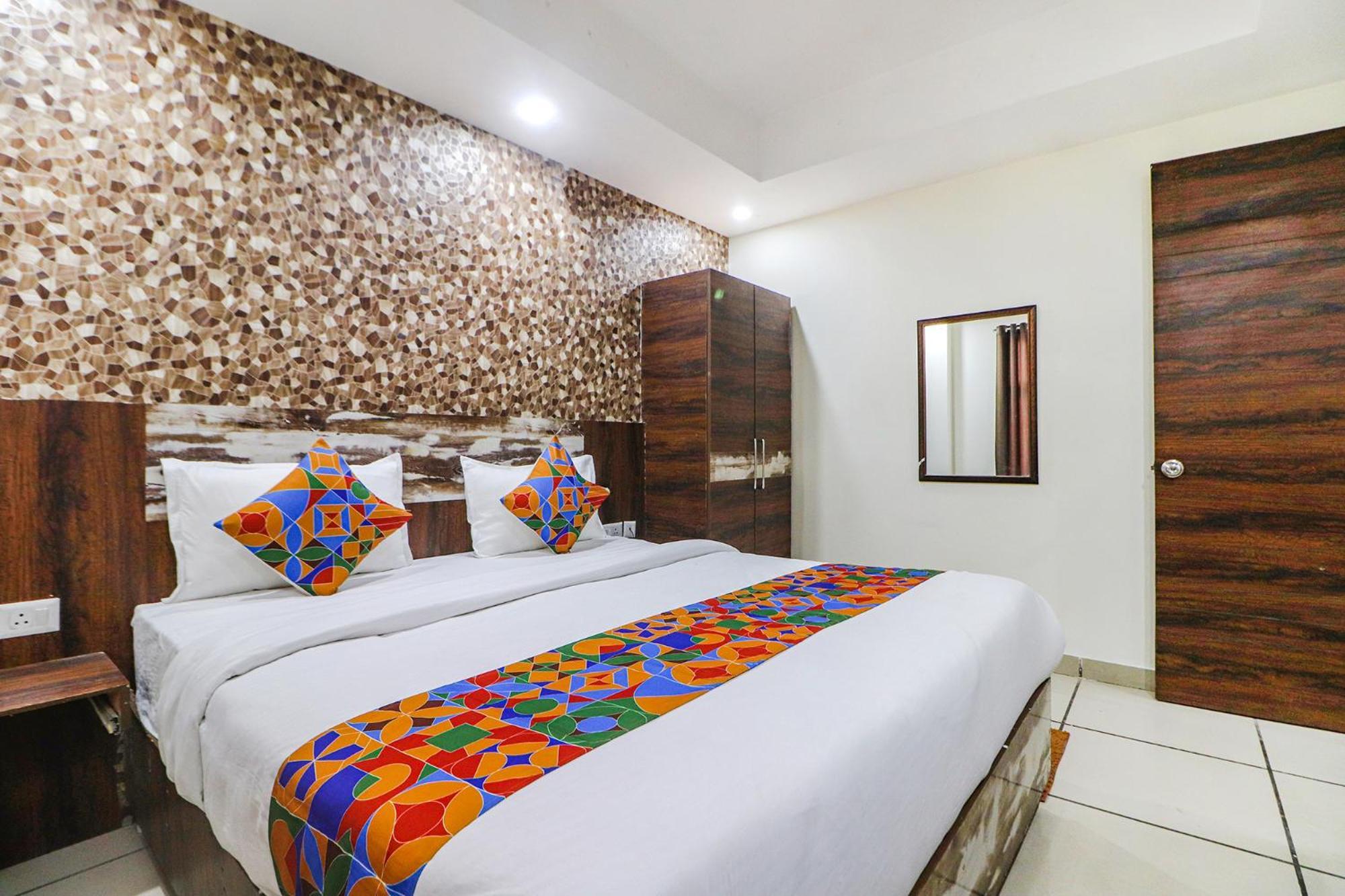 Fabhotel Kingdom Near Igi Airport 3*